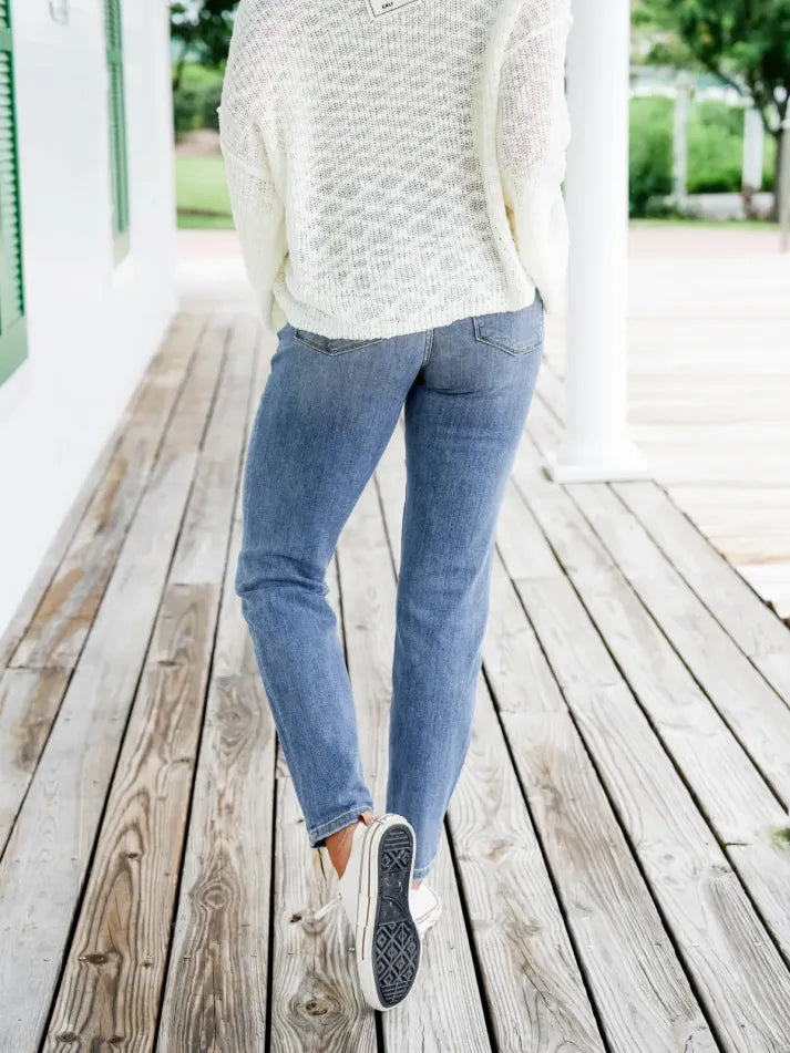 Bauchweg-Jeans mit schmaler Passform und Umschlagbund