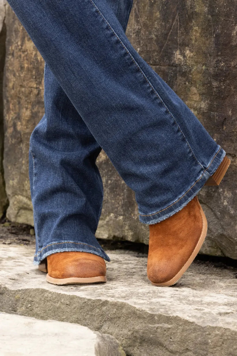 Bootcut-Jeans mit hohem Bund und schmaler Passform in drei Längen – für dich, mich und sie