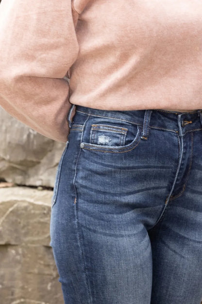 Bootcut-Jeans mit hohem Bund und schmaler Passform in drei Längen – für dich, mich und sie