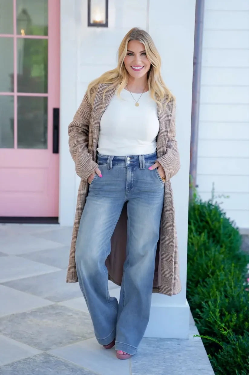 High-Waist-Jeans mit Doppelknopf und weitem Bein